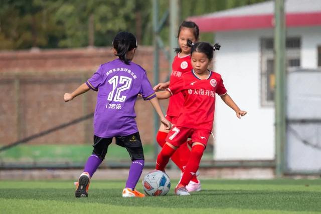 杨瀚森22+14青岛胜深圳 吴前17分浙江险胜广州